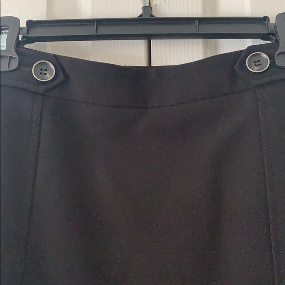 Loft Women’s Black Short Skirt - Picture 2 of 5